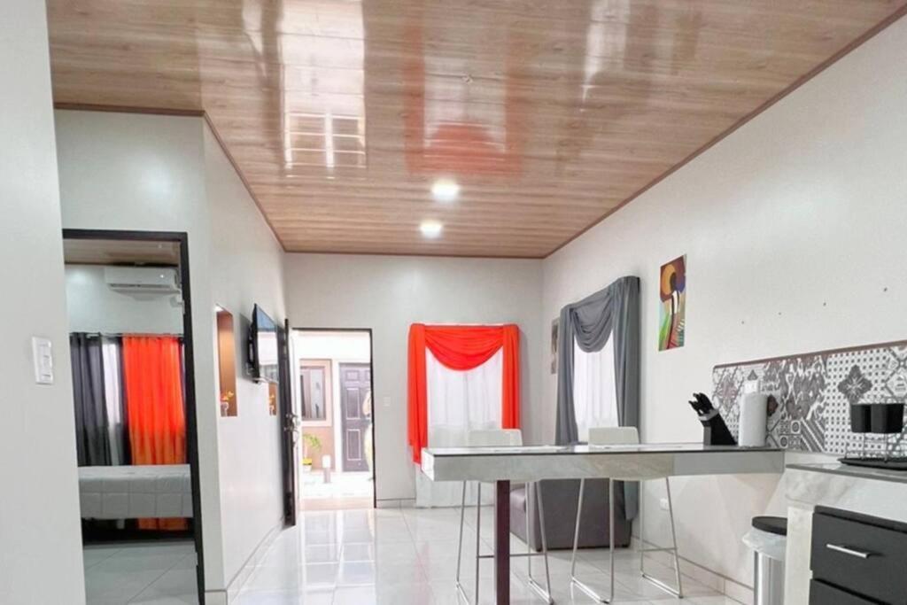 Orange Apartment 5 min aeropuerto Juan santamaria Alajuela Bagian luar foto